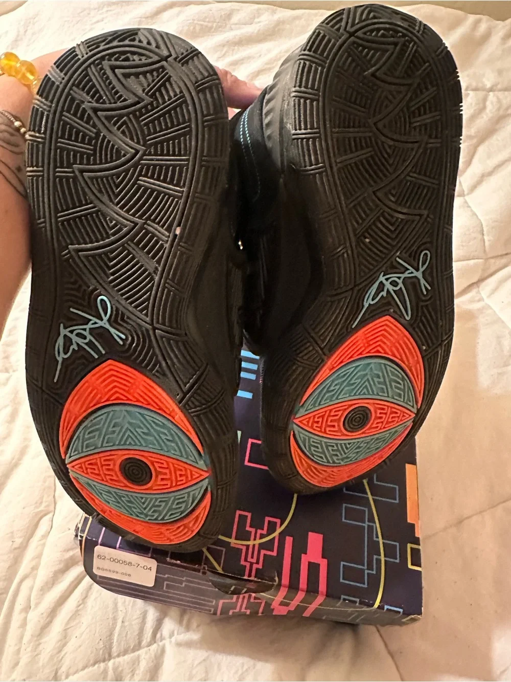 Nike Kyrie Basketball Shoes – Size 5Y – Worn Twice